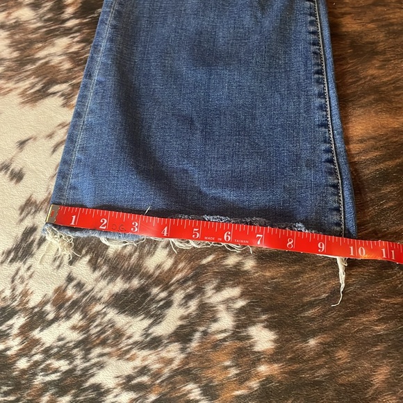 American Eagle High Rise Distressed Jeans- Size 8 - Picture 7 of 8